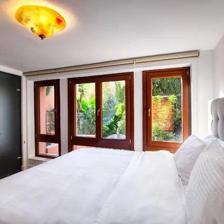 Farmaki Residence, Plaka